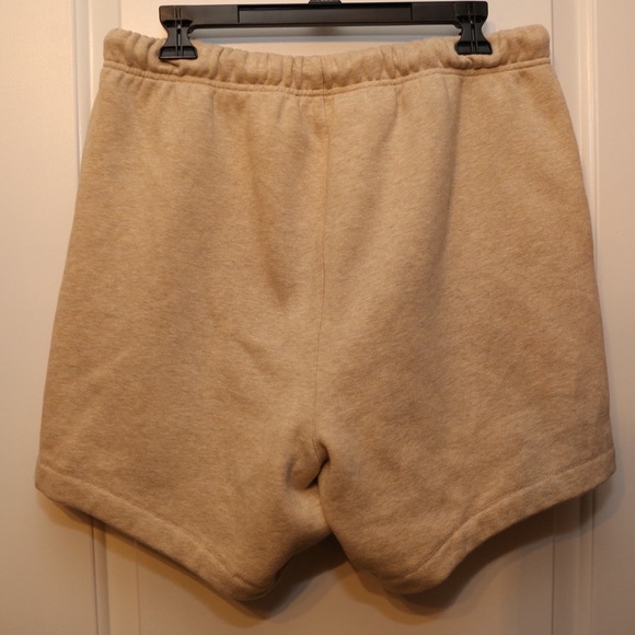 Fear of God Essentials Shorts - Picture 5 of 5